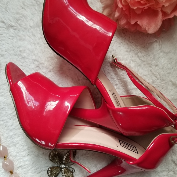 shoedazzle red shoes